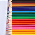 KREDKI OŁÓWKOWE W METALOWYM PUDEŁKU 24 KOLORY