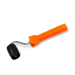 WAŁEK DO DOCISKANIA TAPET beczka rączką RYFLOWANY 6 x 50mm
